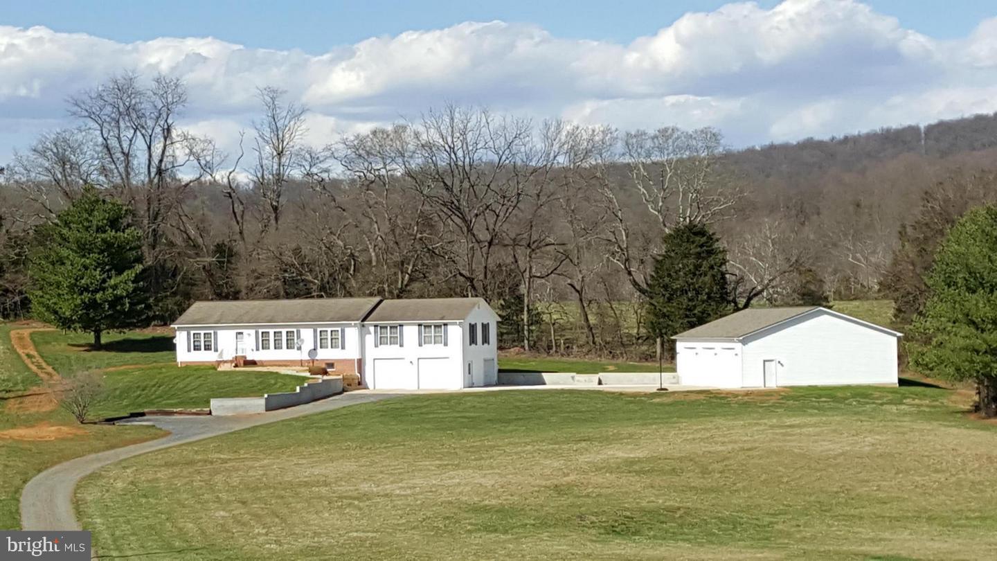 8210 LEE HWY, WARRENTON, Virginia 20186, 3 Bedrooms Bedrooms, ,2 BathroomsBathrooms,Residential,For sale,8210 LEE HWY,VAFQ2018140 MLS # VAFQ2018140
