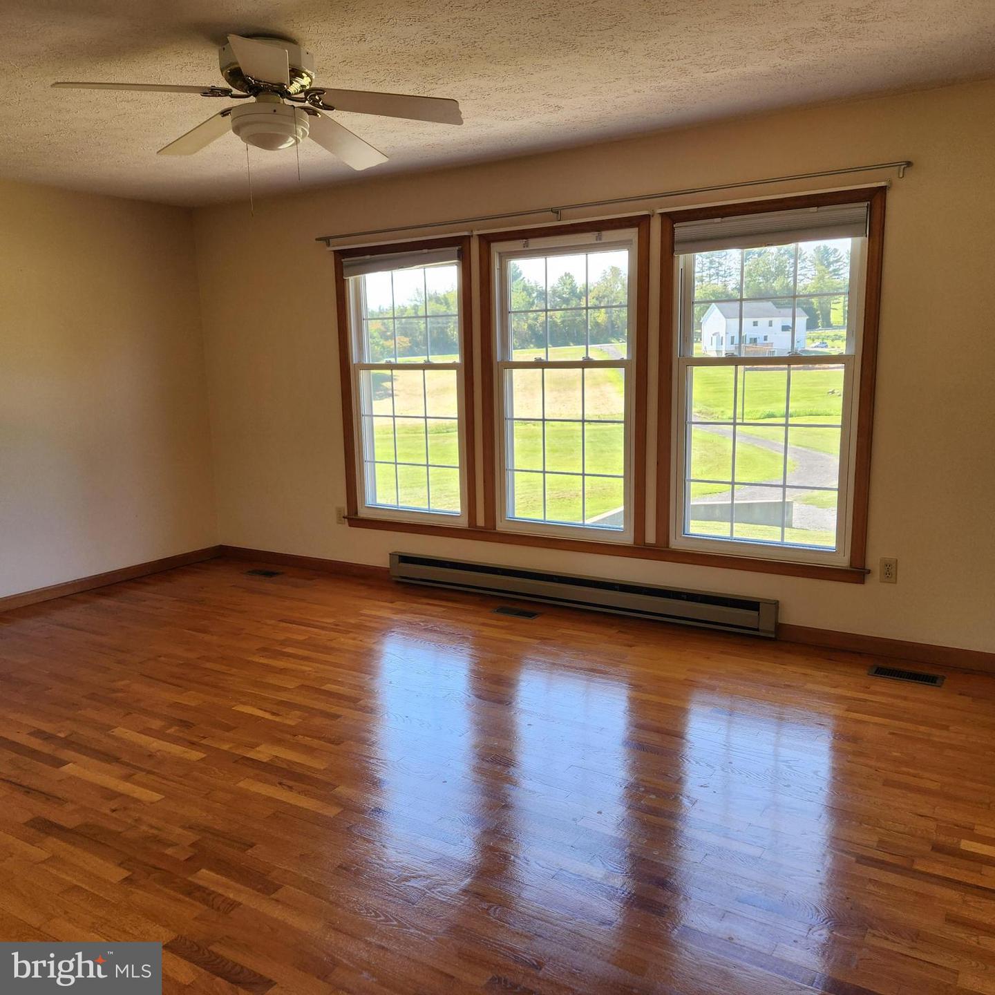 8210 LEE HWY, WARRENTON, Virginia 20186, 3 Bedrooms Bedrooms, ,2 BathroomsBathrooms,Residential,For sale,8210 LEE HWY,VAFQ2018140 MLS # VAFQ2018140