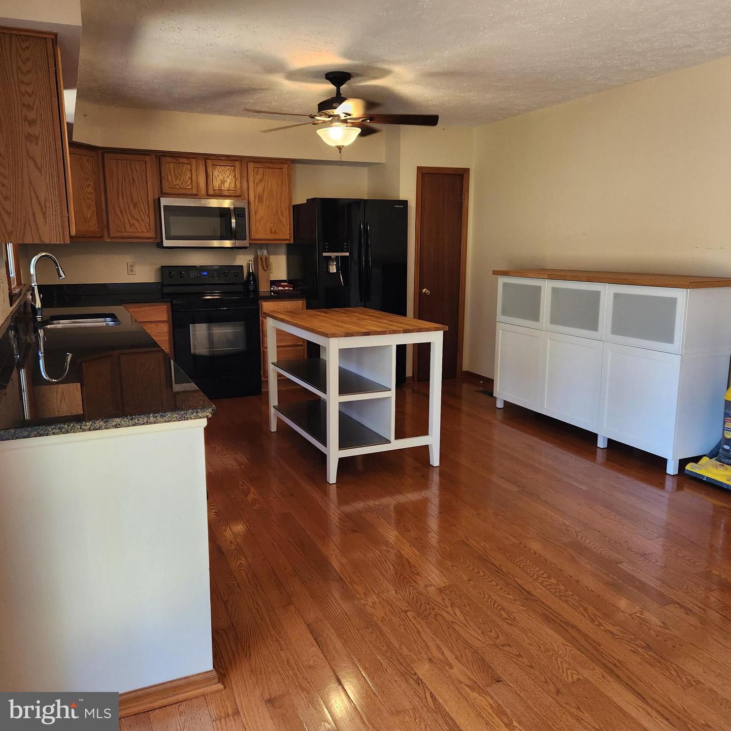 8210 LEE HWY, WARRENTON, Virginia 20186, 3 Bedrooms Bedrooms, ,2 BathroomsBathrooms,Residential,For sale,8210 LEE HWY,VAFQ2018140 MLS # VAFQ2018140