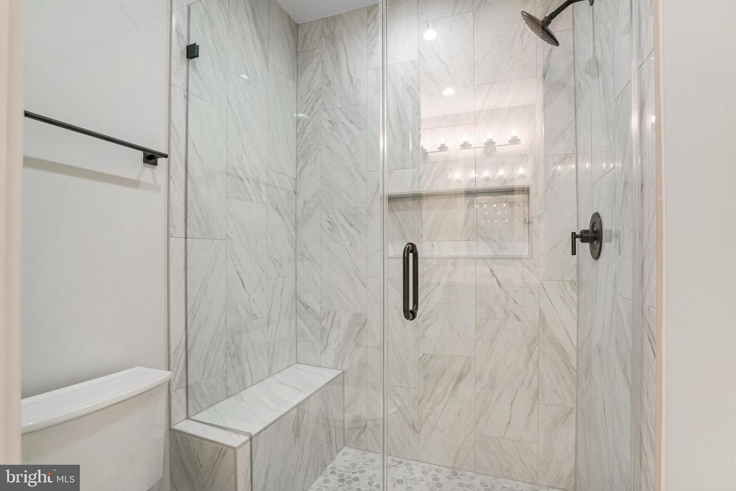 4003 ANNANDALE RD, ANNANDALE, Virginia 22003, 4 Bedrooms Bedrooms, ,3 BathroomsBathrooms,Residential,For sale,4003 ANNANDALE RD,VAFX2223824 MLS # VAFX2223824