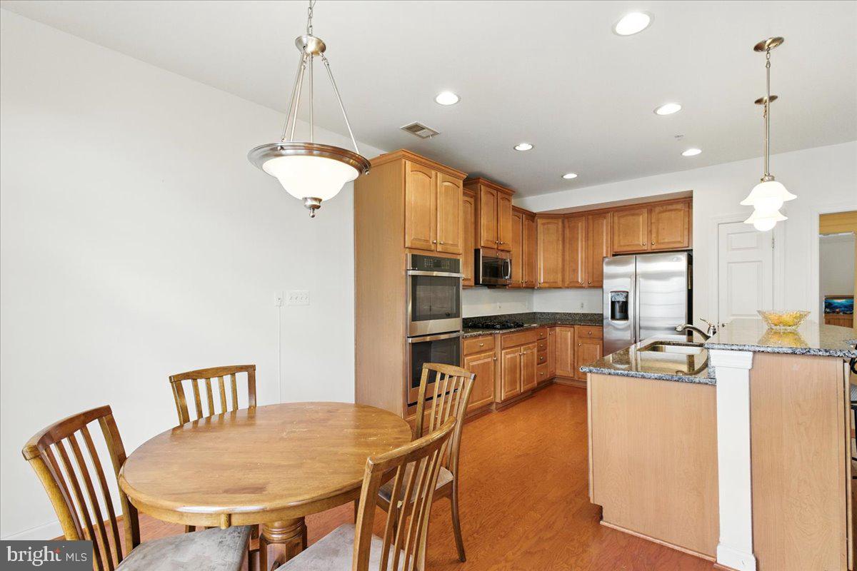 5707 CALLCOTT WAY #H, ALEXANDRIA, Virginia 22312, 3 Bedrooms Bedrooms, ,2 BathroomsBathrooms,Residential,For sale,5707 CALLCOTT WAY #H,VAFX2261952 MLS # VAFX2261952
