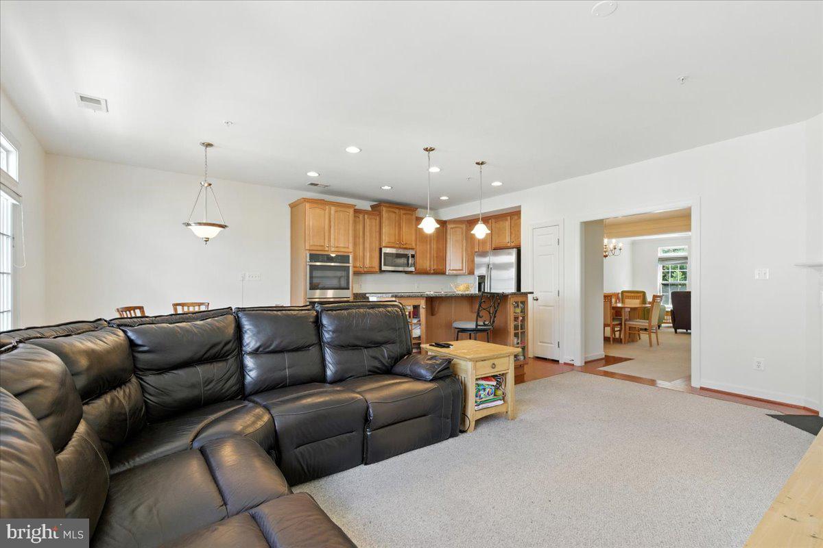 5707 CALLCOTT WAY #H, ALEXANDRIA, Virginia 22312, 3 Bedrooms Bedrooms, ,2 BathroomsBathrooms,Residential,For sale,5707 CALLCOTT WAY #H,VAFX2261952 MLS # VAFX2261952