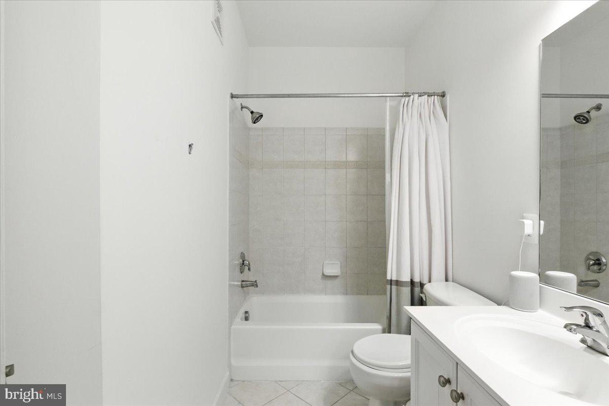 5707 CALLCOTT WAY #H, ALEXANDRIA, Virginia 22312, 3 Bedrooms Bedrooms, ,2 BathroomsBathrooms,Residential,For sale,5707 CALLCOTT WAY #H,VAFX2261952 MLS # VAFX2261952