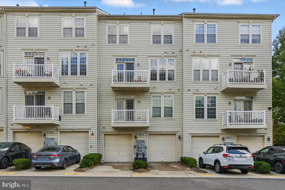 5707 CALLCOTT WAY #H, ALEXANDRIA, Virginia 22312, 3 Bedrooms Bedrooms, ,2 BathroomsBathrooms,Residential,For sale,5707 CALLCOTT WAY #H,VAFX2261952 MLS # VAFX2261952