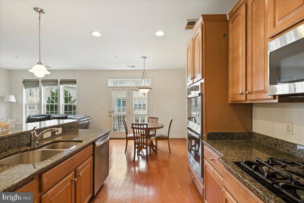 5707 CALLCOTT WAY #H, ALEXANDRIA, Virginia 22312, 3 Bedrooms Bedrooms, ,2 BathroomsBathrooms,Residential,For sale,5707 CALLCOTT WAY #H,VAFX2261952 MLS # VAFX2261952