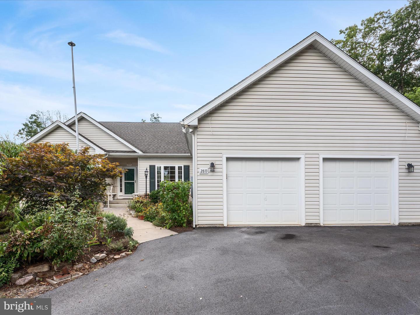 280 PLOW RUN LN, WINCHESTER, Virginia 22602, 3 Bedrooms Bedrooms, ,2 BathroomsBathrooms,Residential,For sale,280 PLOW RUN LN,VAFV2036298 MLS # VAFV2036298