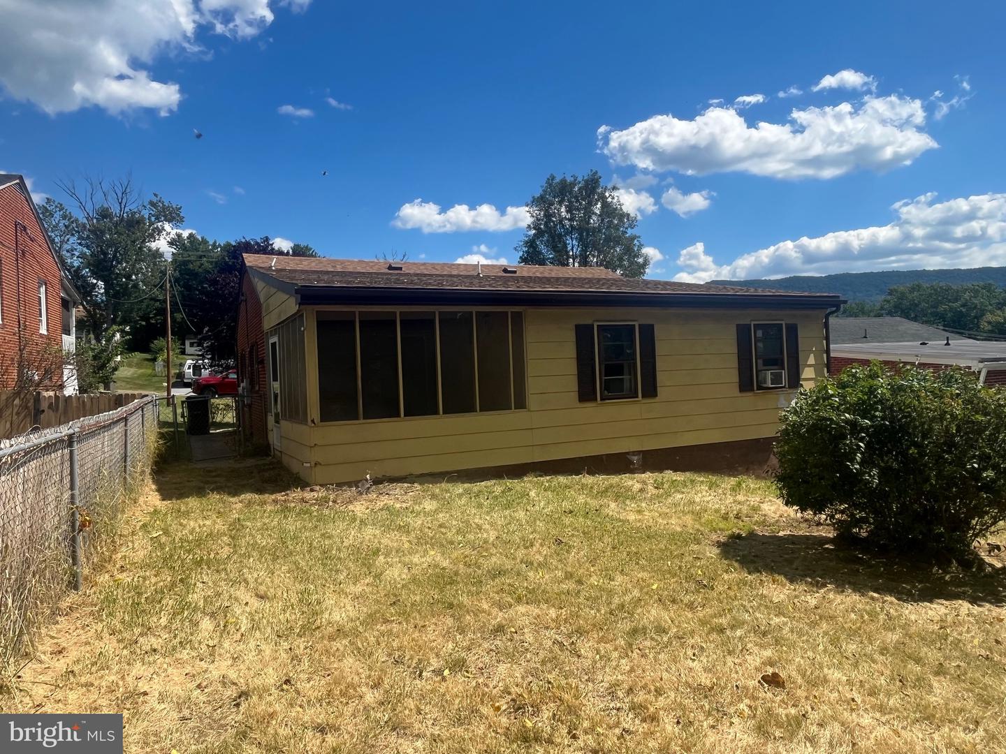 373 WALTON ST, STRASBURG, Virginia 22657, 3 Bedrooms Bedrooms, ,1 BathroomBathrooms,Residential,For sale,373 WALTON ST,VASH2012346 MLS # VASH2012346