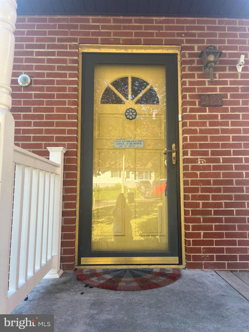 373 WALTON ST, STRASBURG, Virginia 22657, 3 Bedrooms Bedrooms, ,1 BathroomBathrooms,Residential,For sale,373 WALTON ST,VASH2012346 MLS # VASH2012346
