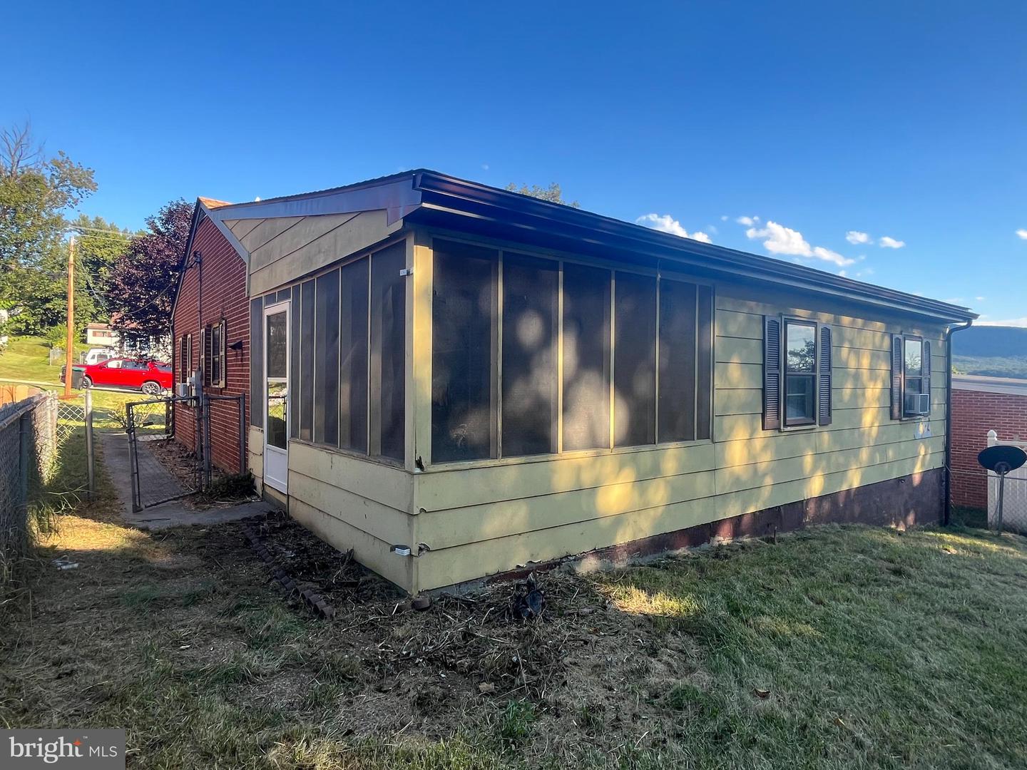 373 WALTON ST, STRASBURG, Virginia 22657, 3 Bedrooms Bedrooms, ,1 BathroomBathrooms,Residential,For sale,373 WALTON ST,VASH2012346 MLS # VASH2012346