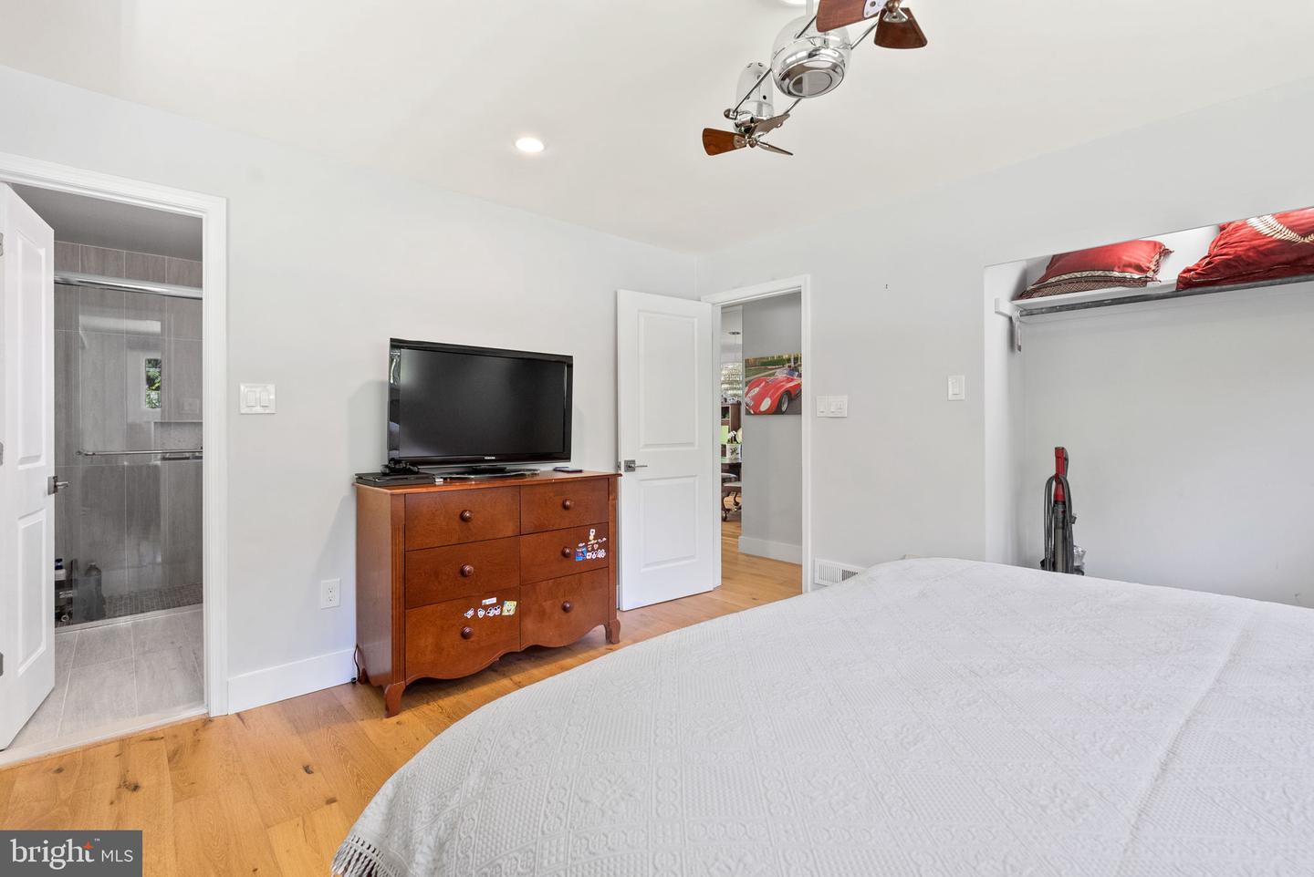 9005 SOUTHWICK ST, FAIRFAX, Virginia 22031, 4 Bedrooms Bedrooms, ,4 BathroomsBathrooms,Residential,For sale,9005 SOUTHWICK ST,VAFX2263744 MLS # VAFX2263744