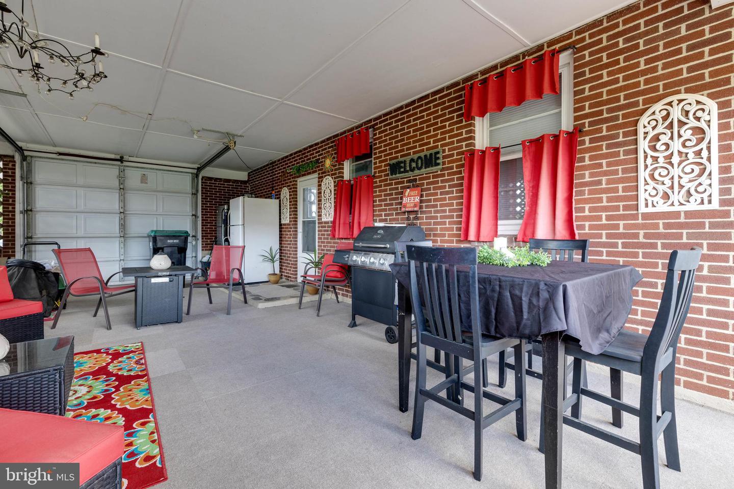 9738 FAIRWAY DR, NEW MARKET, Virginia 22844, 3 Bedrooms Bedrooms, ,1 BathroomBathrooms,Residential,For sale,9738 FAIRWAY DR,VASH2012370 MLS # VASH2012370