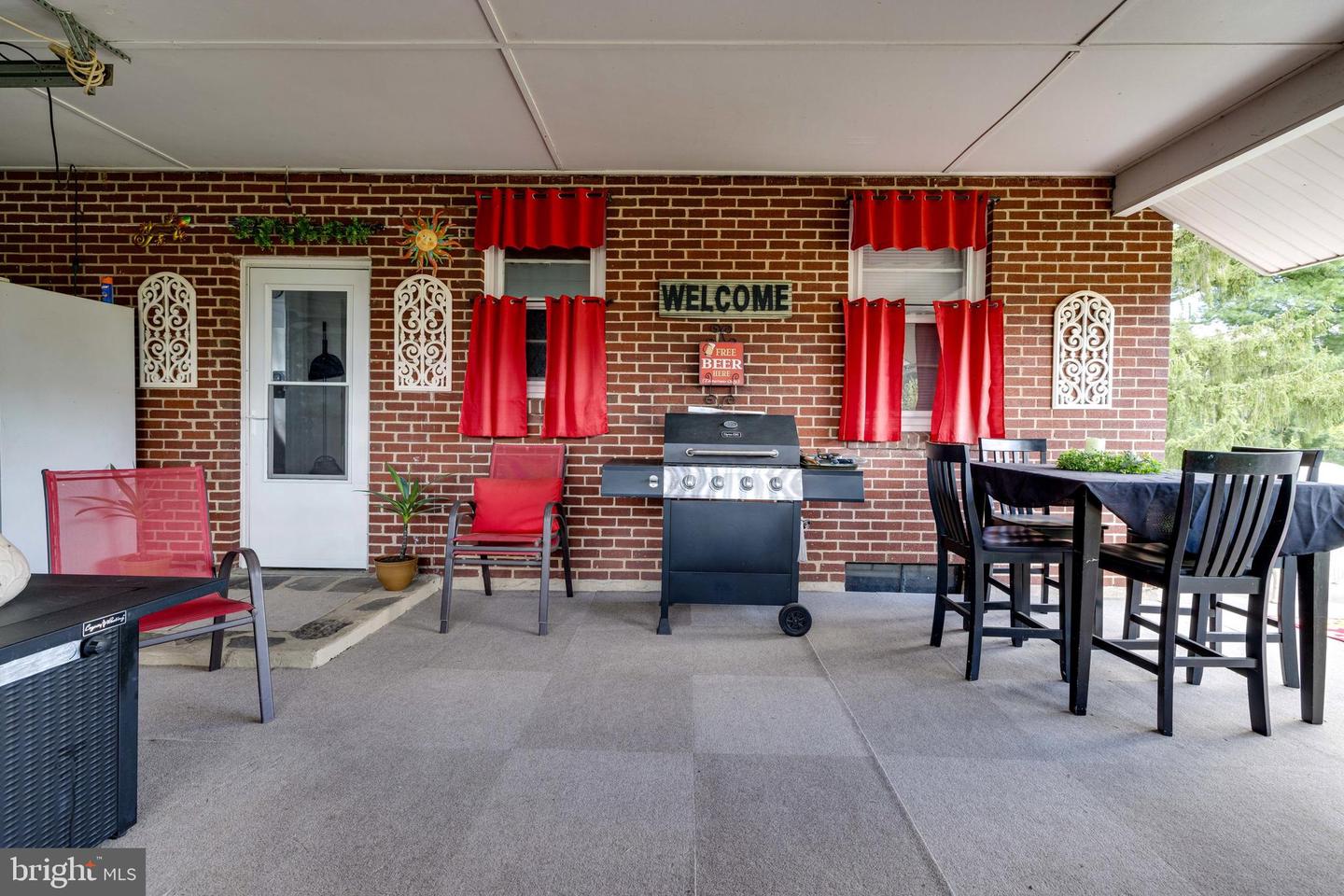 9738 FAIRWAY DR, NEW MARKET, Virginia 22844, 3 Bedrooms Bedrooms, ,1 BathroomBathrooms,Residential,For sale,9738 FAIRWAY DR,VASH2012370 MLS # VASH2012370
