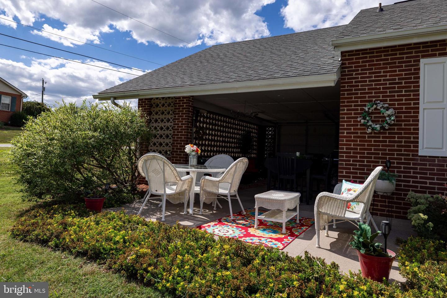 9738 FAIRWAY DR, NEW MARKET, Virginia 22844, 3 Bedrooms Bedrooms, ,1 BathroomBathrooms,Residential,For sale,9738 FAIRWAY DR,VASH2012370 MLS # VASH2012370