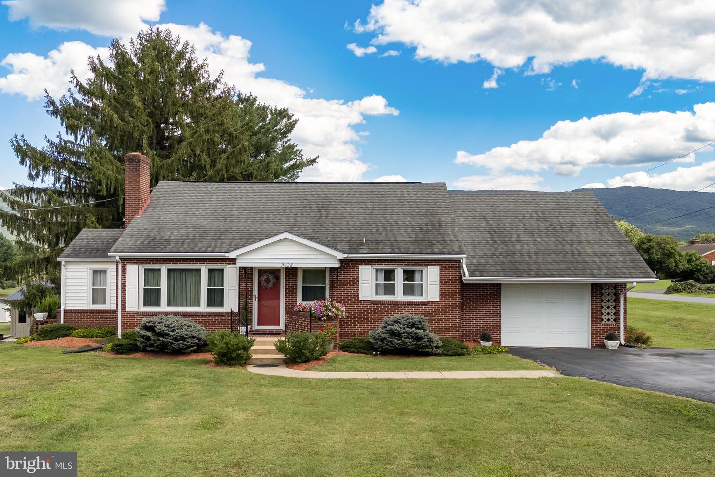 9738 FAIRWAY DR, NEW MARKET, Virginia 22844, 3 Bedrooms Bedrooms, ,1 BathroomBathrooms,Residential,For sale,9738 FAIRWAY DR,VASH2012370 MLS # VASH2012370