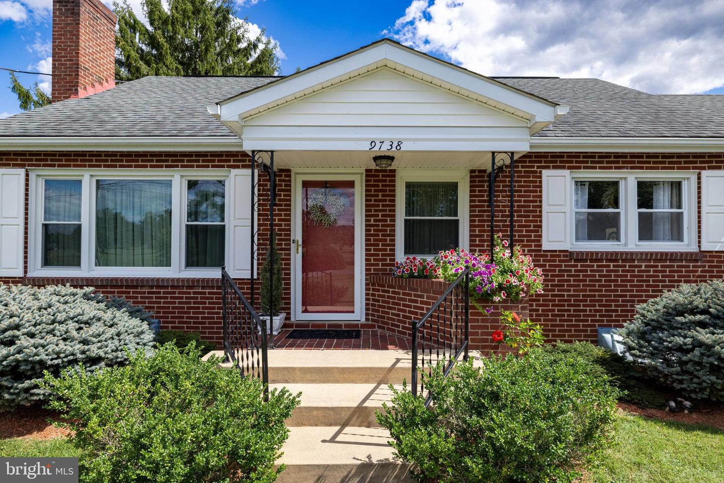 9738 FAIRWAY DR, NEW MARKET, Virginia 22844, 3 Bedrooms Bedrooms, ,1 BathroomBathrooms,Residential,For sale,9738 FAIRWAY DR,VASH2012370 MLS # VASH2012370