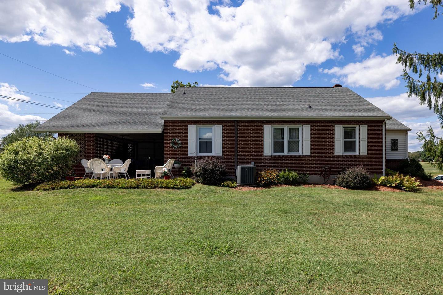 9738 FAIRWAY DR, NEW MARKET, Virginia 22844, 3 Bedrooms Bedrooms, ,1 BathroomBathrooms,Residential,For sale,9738 FAIRWAY DR,VASH2012370 MLS # VASH2012370