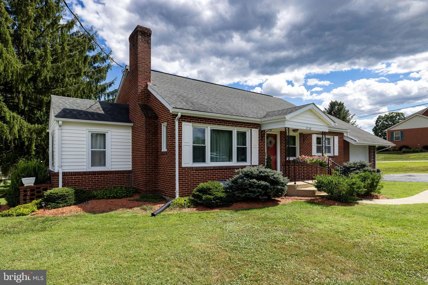 9738 FAIRWAY DR, NEW MARKET, Virginia 22844, 3 Bedrooms Bedrooms, ,1 BathroomBathrooms,Residential,For sale,9738 FAIRWAY DR,VASH2012370 MLS # VASH2012370