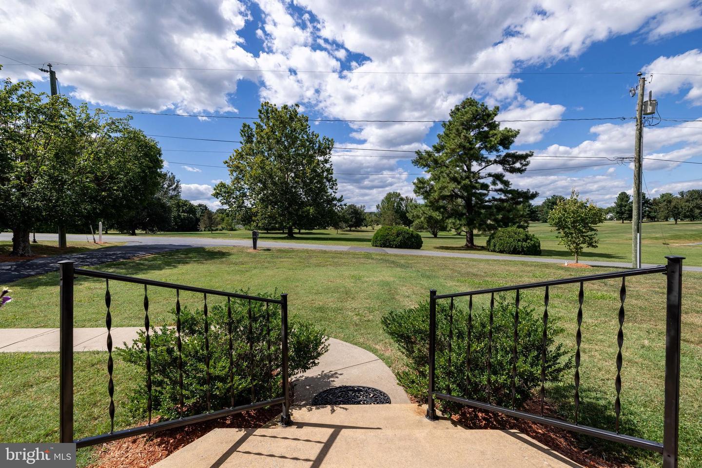 9738 FAIRWAY DR, NEW MARKET, Virginia 22844, 3 Bedrooms Bedrooms, ,1 BathroomBathrooms,Residential,For sale,9738 FAIRWAY DR,VASH2012370 MLS # VASH2012370
