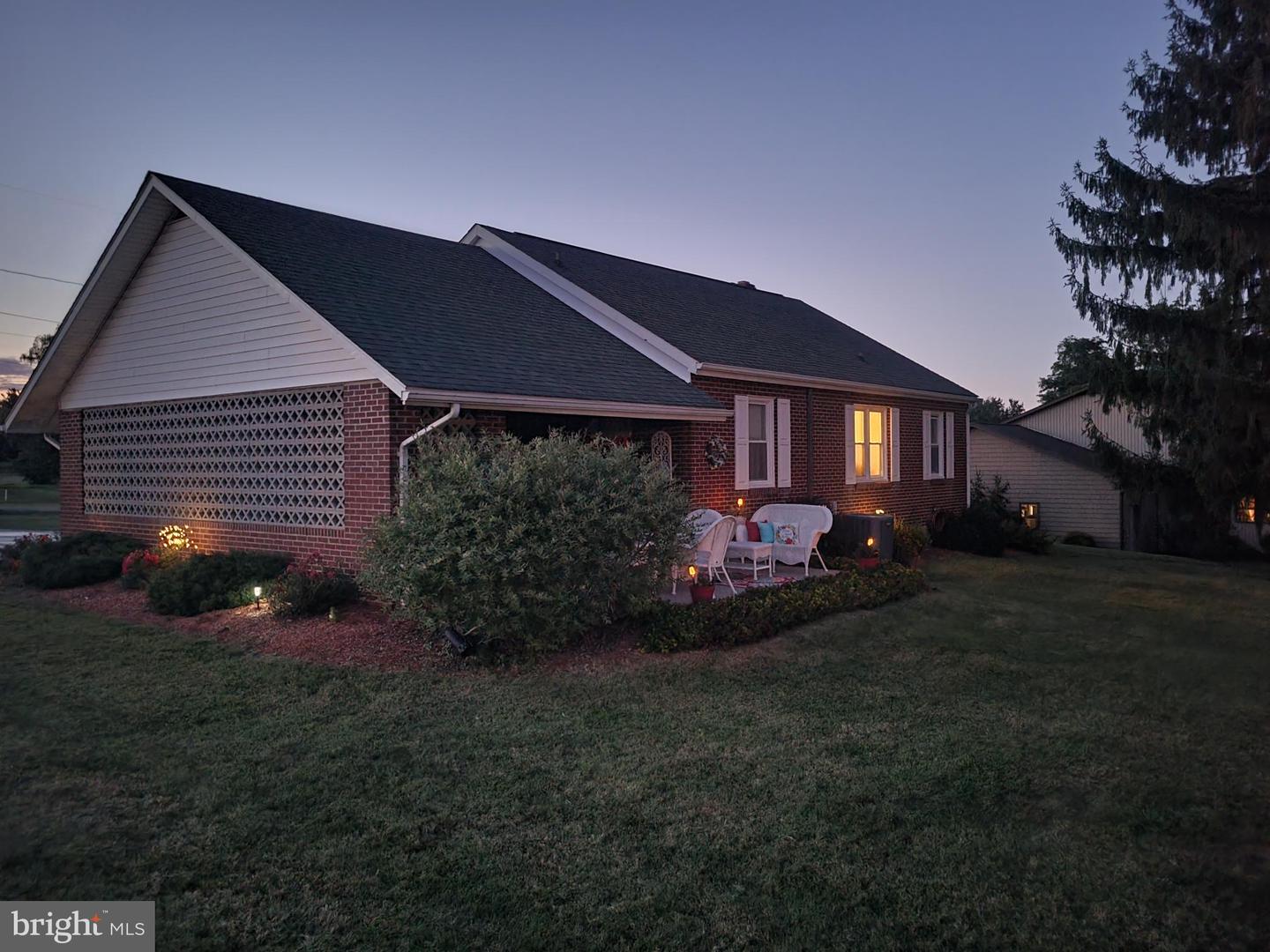9738 FAIRWAY DR, NEW MARKET, Virginia 22844, 3 Bedrooms Bedrooms, ,1 BathroomBathrooms,Residential,For sale,9738 FAIRWAY DR,VASH2012370 MLS # VASH2012370