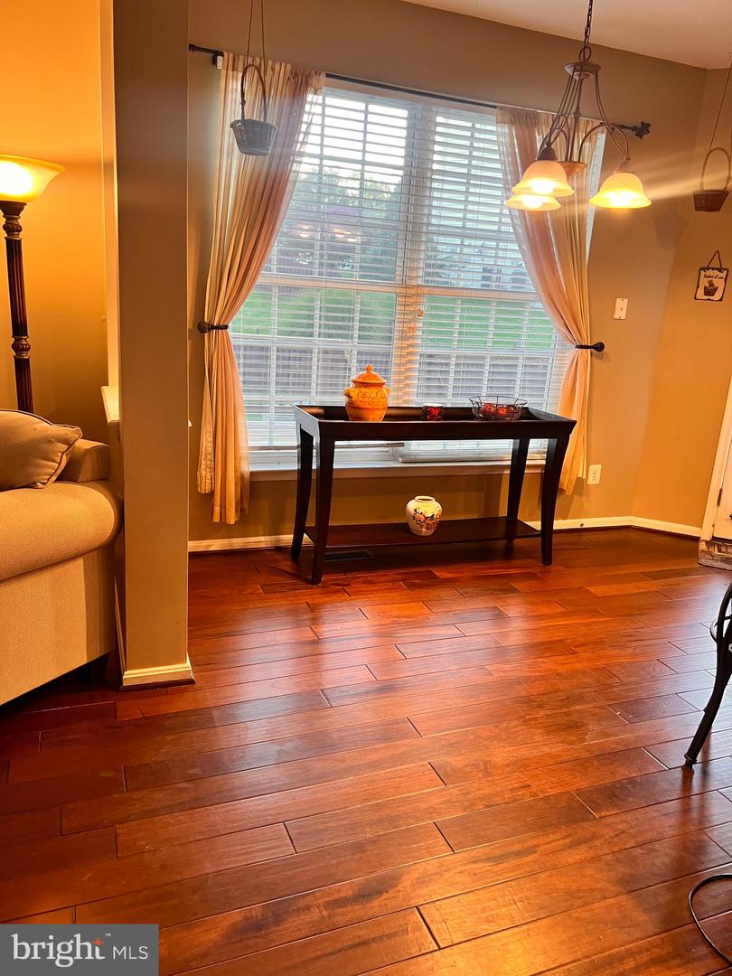 8381 MINERAL SPRINGS DR, MANASSAS, Virginia 20112, 5 Bedrooms Bedrooms, ,3 BathroomsBathrooms,Residential,For sale,8381 MINERAL SPRINGS DR,VAPW2102996 MLS # VAPW2102996