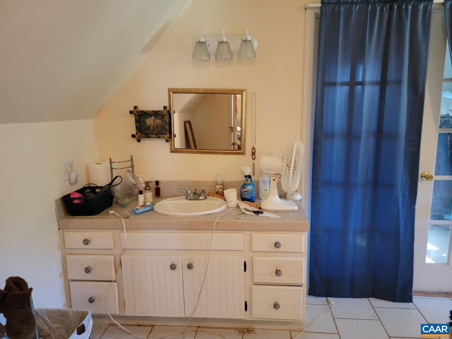 10485 CEDAR HILL RD, GORDONSVILLE, Virginia 22942, 4 Bedrooms Bedrooms, ,3 BathroomsBathrooms,Residential,For sale,10485 CEDAR HILL RD,668515 MLS # 668515