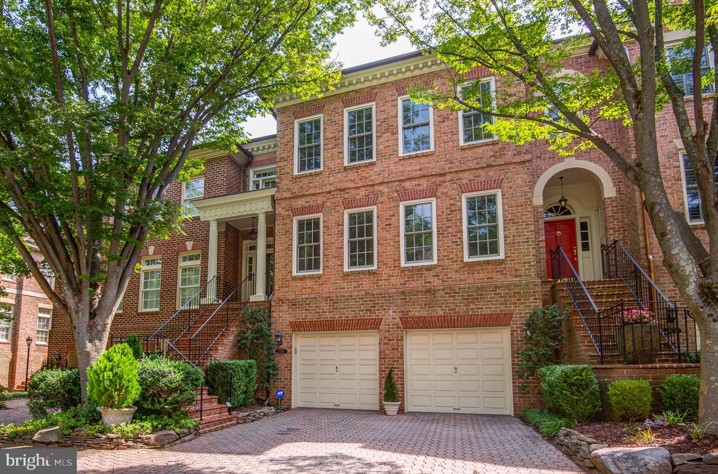 2035 MAYFAIR MCLEAN CT, FALLS CHURCH, Virginia 22043, 4 Bedrooms Bedrooms, ,3 BathroomsBathrooms,Residential,For sale,2035 MAYFAIR MCLEAN CT,VAFX2264538 MLS # VAFX2264538