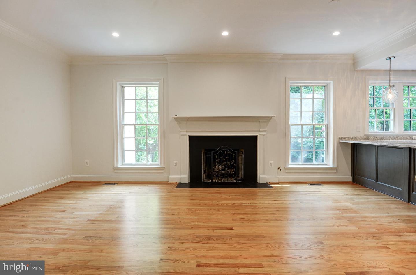 2035 MAYFAIR MCLEAN CT, FALLS CHURCH, Virginia 22043, 4 Bedrooms Bedrooms, ,3 BathroomsBathrooms,Residential,For sale,2035 MAYFAIR MCLEAN CT,VAFX2264538 MLS # VAFX2264538