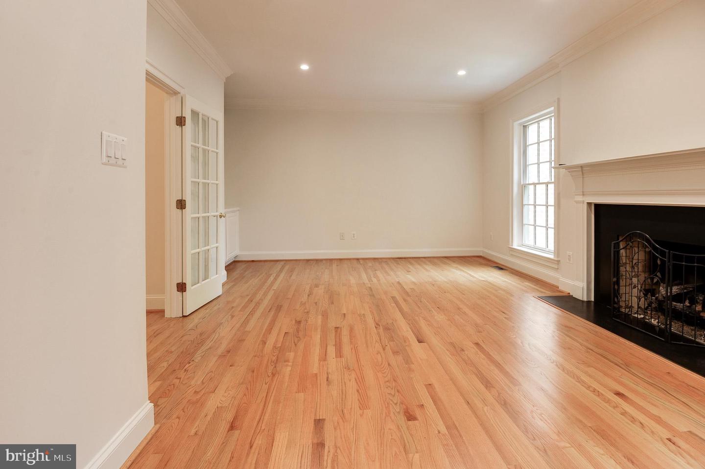 2035 MAYFAIR MCLEAN CT, FALLS CHURCH, Virginia 22043, 4 Bedrooms Bedrooms, ,3 BathroomsBathrooms,Residential,For sale,2035 MAYFAIR MCLEAN CT,VAFX2264538 MLS # VAFX2264538