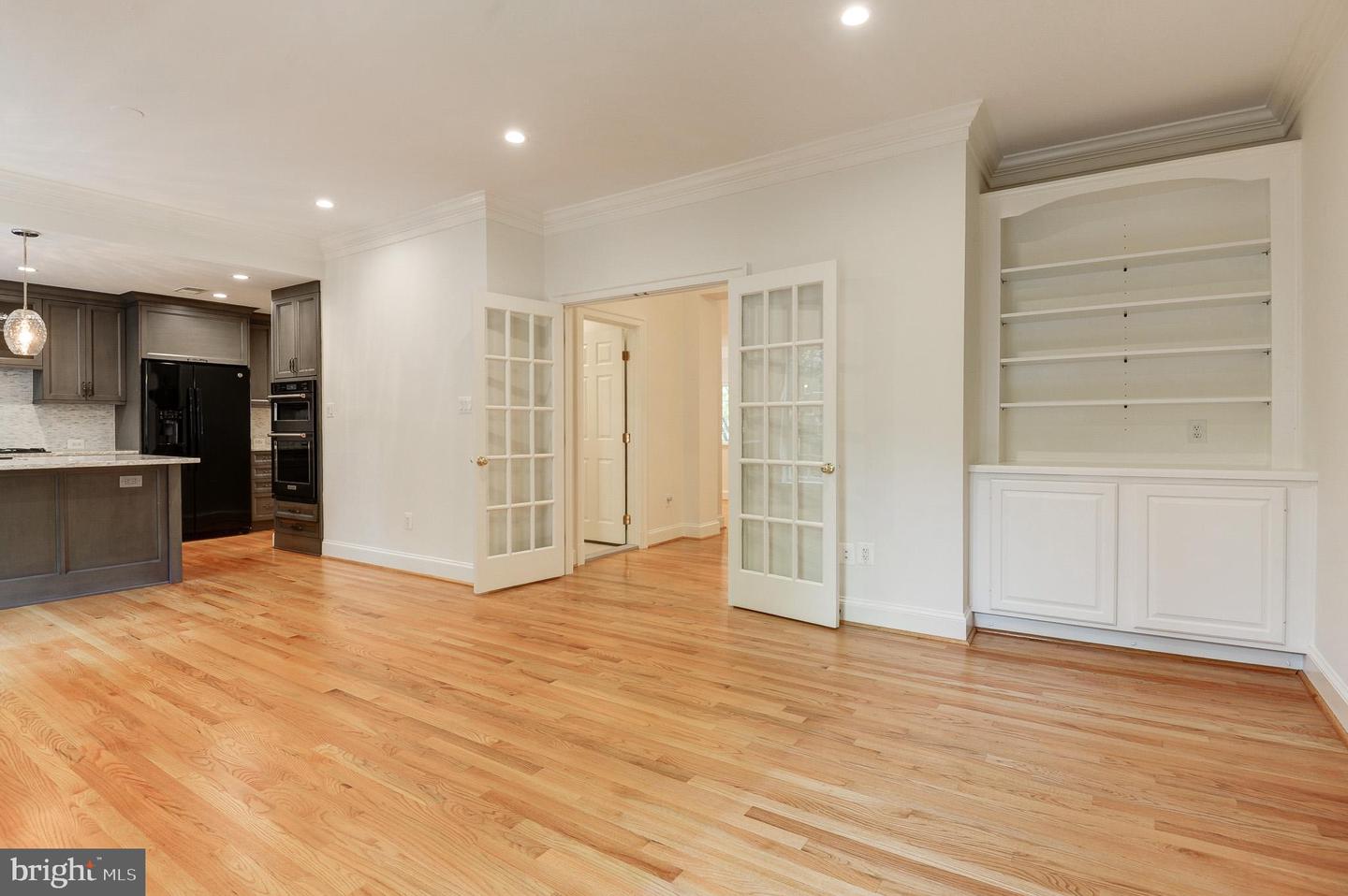 2035 MAYFAIR MCLEAN CT, FALLS CHURCH, Virginia 22043, 4 Bedrooms Bedrooms, ,3 BathroomsBathrooms,Residential,For sale,2035 MAYFAIR MCLEAN CT,VAFX2264538 MLS # VAFX2264538