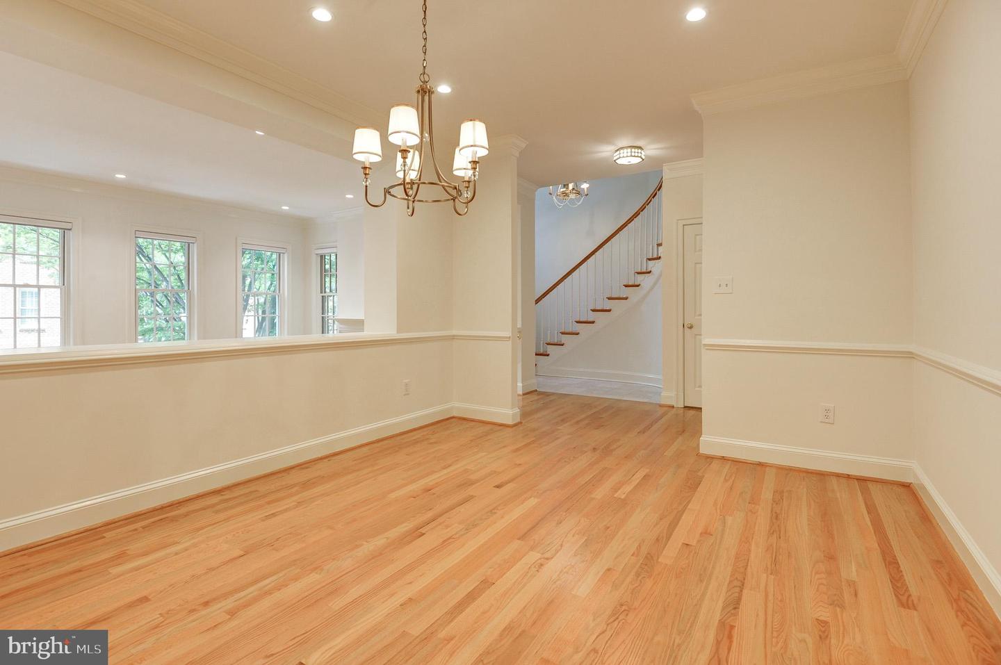 2035 MAYFAIR MCLEAN CT, FALLS CHURCH, Virginia 22043, 4 Bedrooms Bedrooms, ,3 BathroomsBathrooms,Residential,For sale,2035 MAYFAIR MCLEAN CT,VAFX2264538 MLS # VAFX2264538