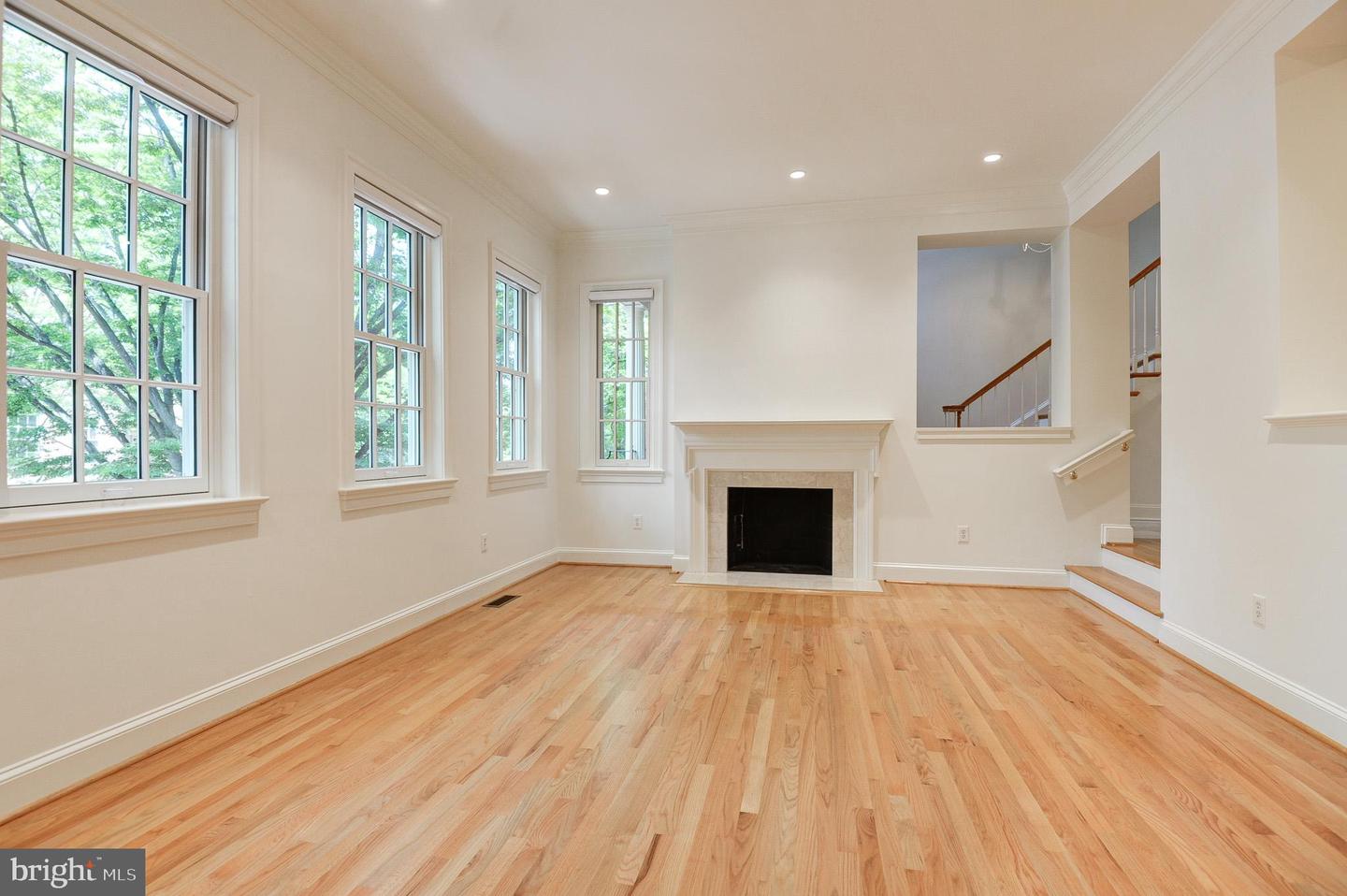 2035 MAYFAIR MCLEAN CT, FALLS CHURCH, Virginia 22043, 4 Bedrooms Bedrooms, ,3 BathroomsBathrooms,Residential,For sale,2035 MAYFAIR MCLEAN CT,VAFX2264538 MLS # VAFX2264538