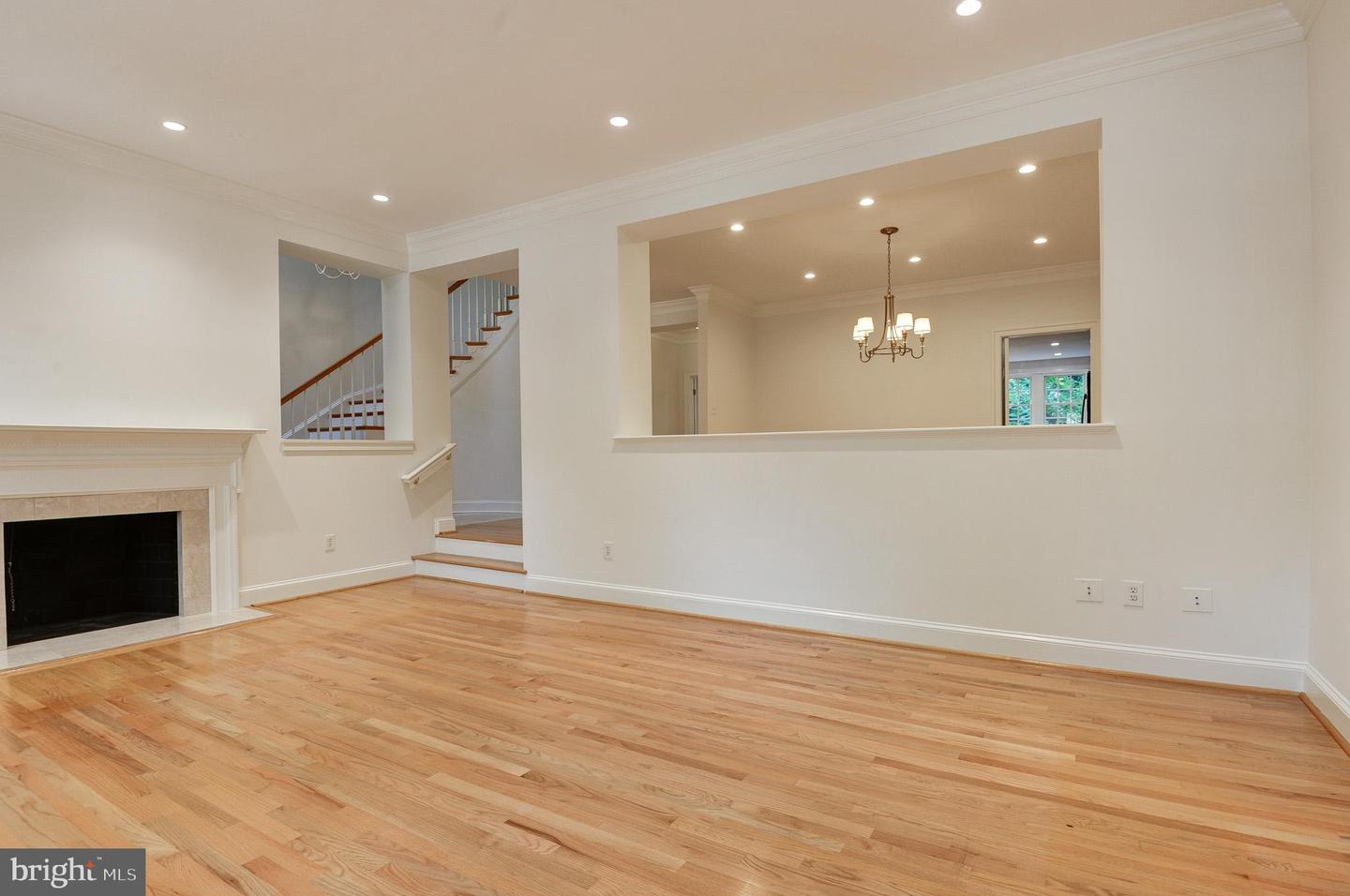 2035 MAYFAIR MCLEAN CT, FALLS CHURCH, Virginia 22043, 4 Bedrooms Bedrooms, ,3 BathroomsBathrooms,Residential,For sale,2035 MAYFAIR MCLEAN CT,VAFX2264538 MLS # VAFX2264538