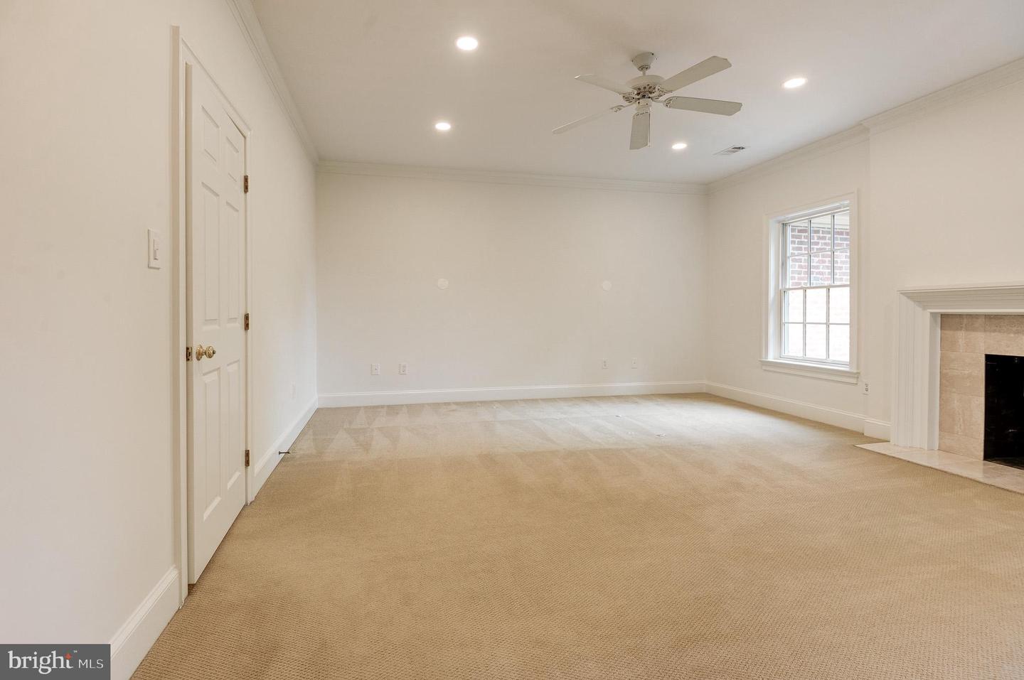 2035 MAYFAIR MCLEAN CT, FALLS CHURCH, Virginia 22043, 4 Bedrooms Bedrooms, ,3 BathroomsBathrooms,Residential,For sale,2035 MAYFAIR MCLEAN CT,VAFX2264538 MLS # VAFX2264538