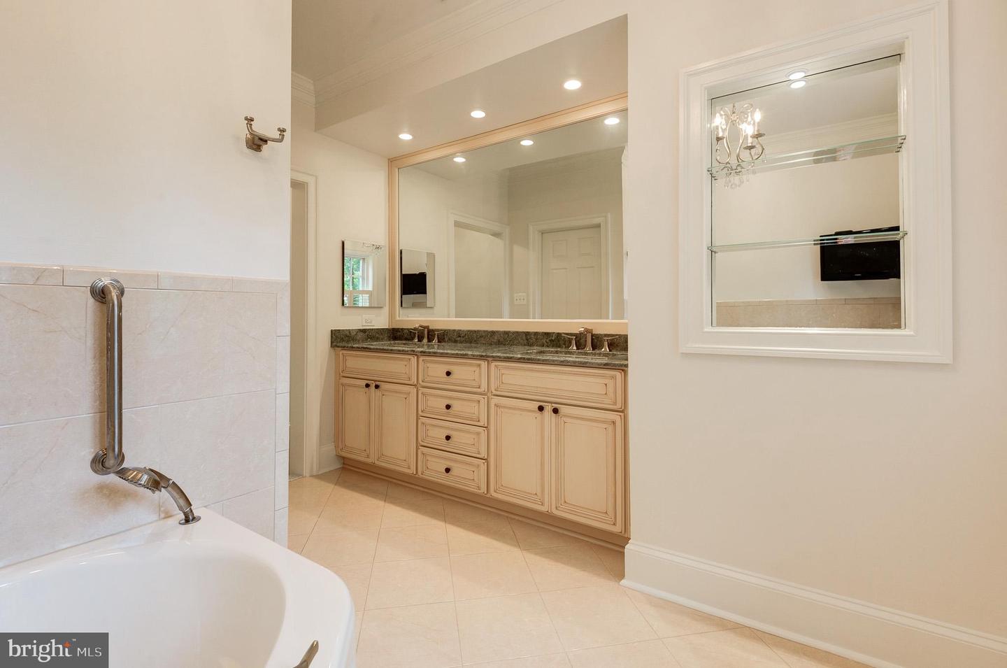2035 MAYFAIR MCLEAN CT, FALLS CHURCH, Virginia 22043, 4 Bedrooms Bedrooms, ,3 BathroomsBathrooms,Residential,For sale,2035 MAYFAIR MCLEAN CT,VAFX2264538 MLS # VAFX2264538