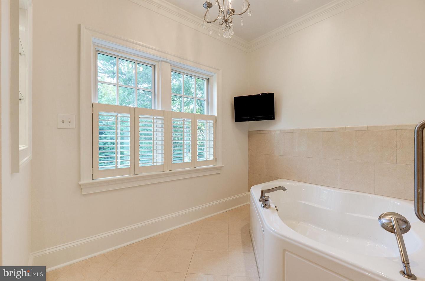 2035 MAYFAIR MCLEAN CT, FALLS CHURCH, Virginia 22043, 4 Bedrooms Bedrooms, ,3 BathroomsBathrooms,Residential,For sale,2035 MAYFAIR MCLEAN CT,VAFX2264538 MLS # VAFX2264538