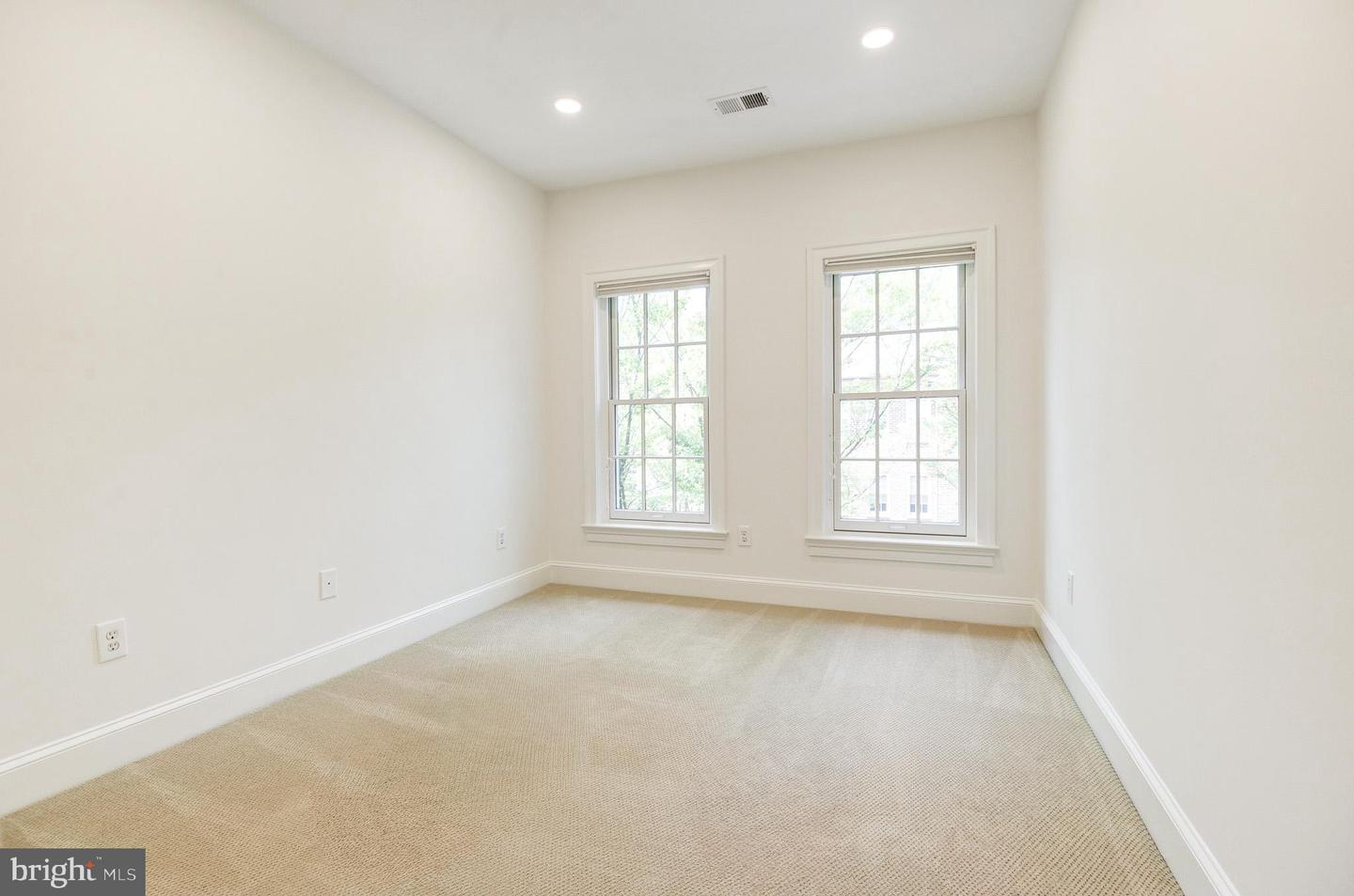 2035 MAYFAIR MCLEAN CT, FALLS CHURCH, Virginia 22043, 4 Bedrooms Bedrooms, ,3 BathroomsBathrooms,Residential,For sale,2035 MAYFAIR MCLEAN CT,VAFX2264538 MLS # VAFX2264538