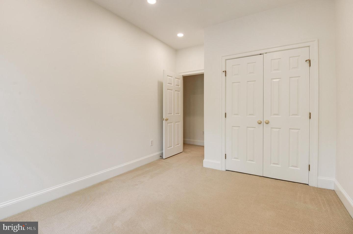 2035 MAYFAIR MCLEAN CT, FALLS CHURCH, Virginia 22043, 4 Bedrooms Bedrooms, ,3 BathroomsBathrooms,Residential,For sale,2035 MAYFAIR MCLEAN CT,VAFX2264538 MLS # VAFX2264538