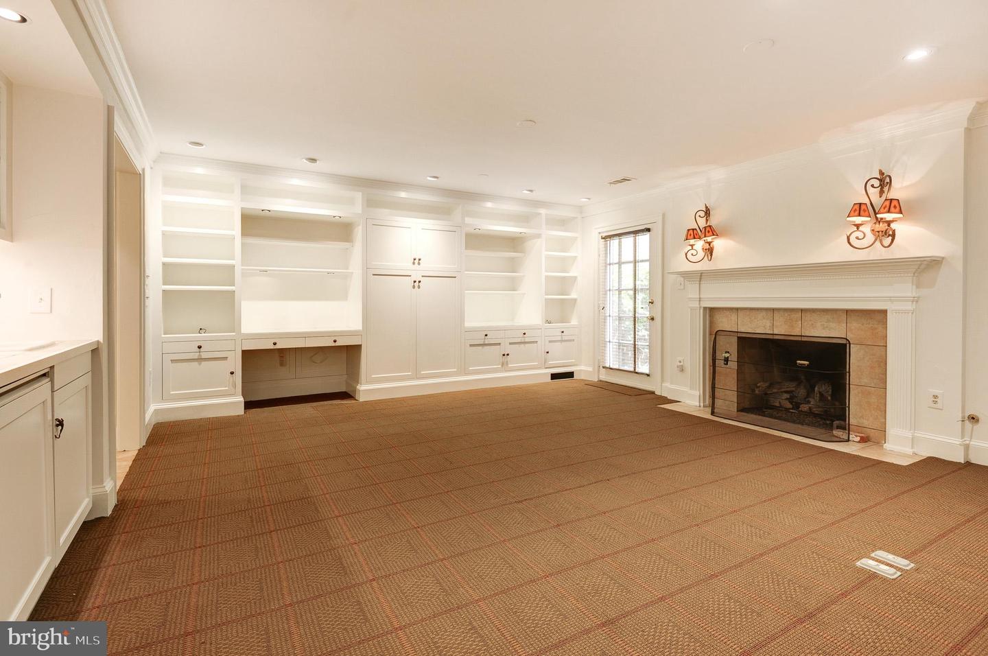 2035 MAYFAIR MCLEAN CT, FALLS CHURCH, Virginia 22043, 4 Bedrooms Bedrooms, ,3 BathroomsBathrooms,Residential,For sale,2035 MAYFAIR MCLEAN CT,VAFX2264538 MLS # VAFX2264538