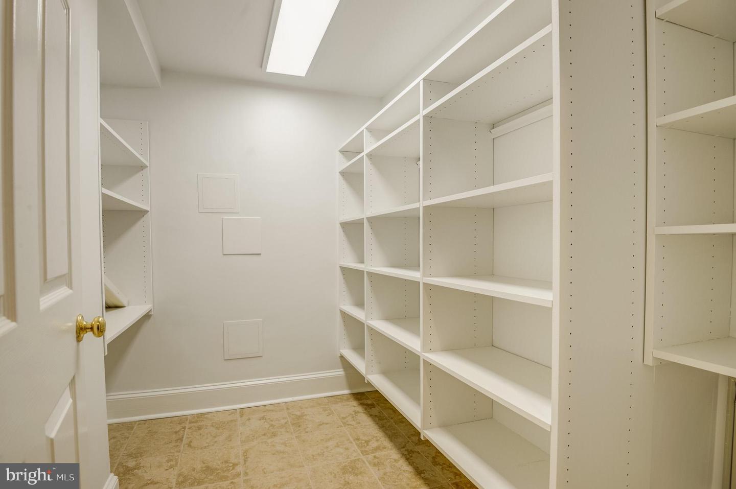 2035 MAYFAIR MCLEAN CT, FALLS CHURCH, Virginia 22043, 4 Bedrooms Bedrooms, ,3 BathroomsBathrooms,Residential,For sale,2035 MAYFAIR MCLEAN CT,VAFX2264538 MLS # VAFX2264538