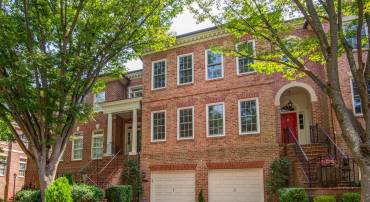 2035 MAYFAIR MCLEAN CT, FALLS CHURCH, Virginia 22043, 4 Bedrooms Bedrooms, ,3 BathroomsBathrooms,Residential,For sale,2035 MAYFAIR MCLEAN CT,VAFX2264538 MLS # VAFX2264538