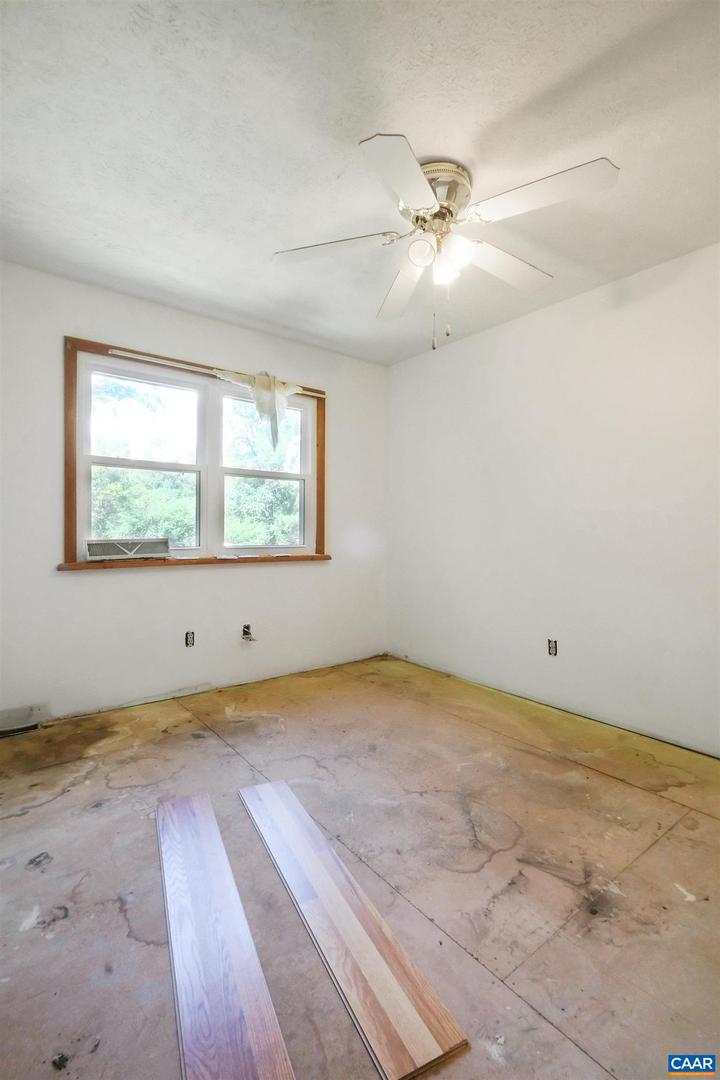 430 HARDWARE RD, ARVONIA, Virginia 23004, 4 Bedrooms Bedrooms, ,2 BathroomsBathrooms,Residential,For sale,430 HARDWARE RD,668529 MLS # 668529