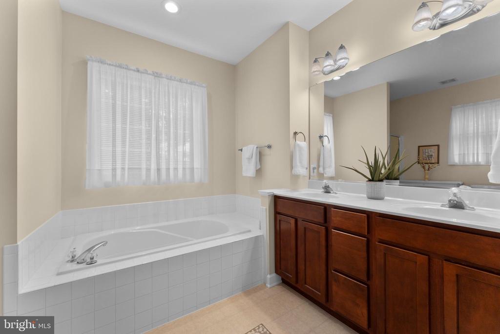 1396 RIVERVIEW DR, LOCUST GROVE, Virginia 22508, 3 Bedrooms Bedrooms, ,2 BathroomsBathrooms,Residential,1396 RIVERVIEW DR,VAOR2010548 MLS # VAOR2010548