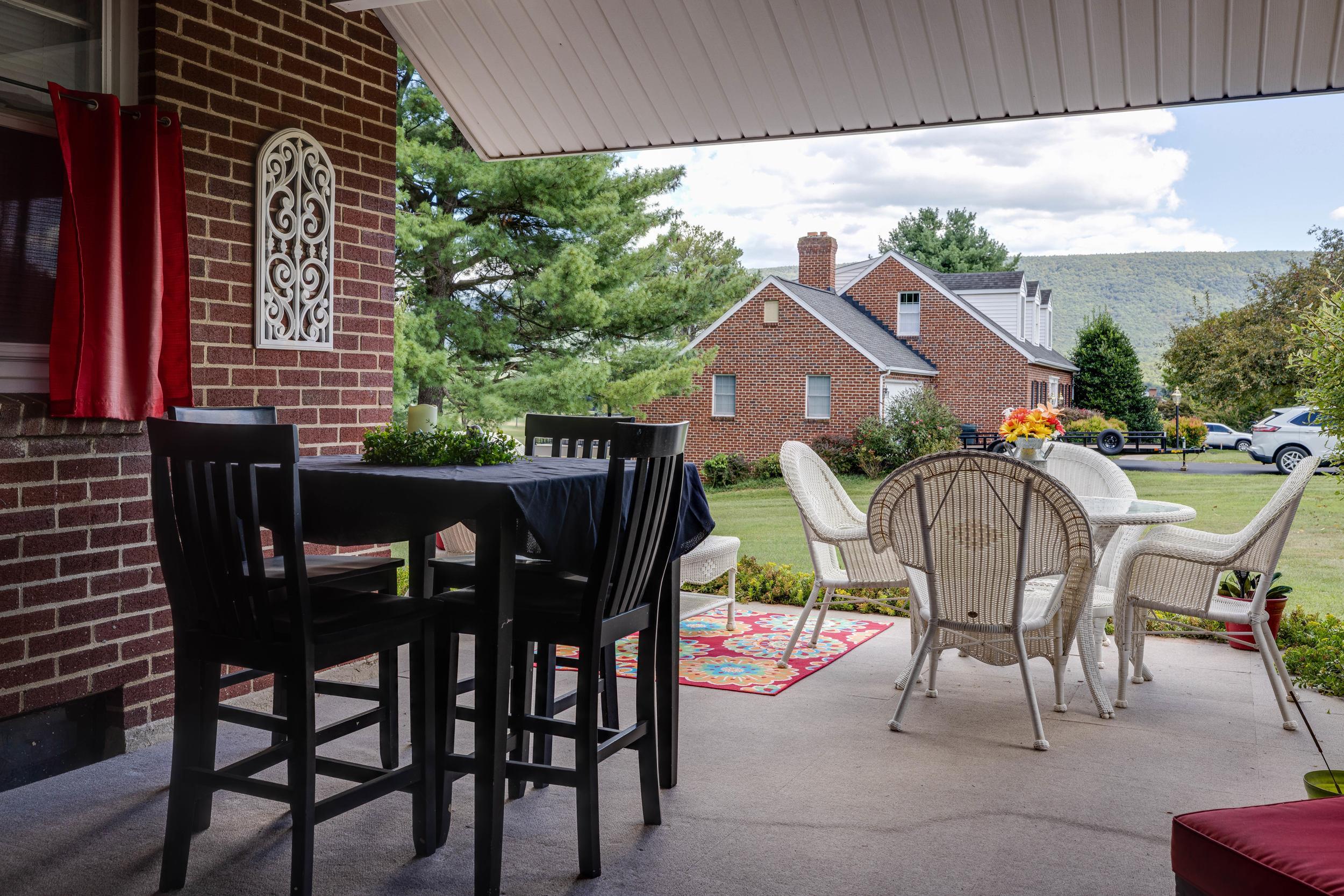 Dining options - under roof or outside.