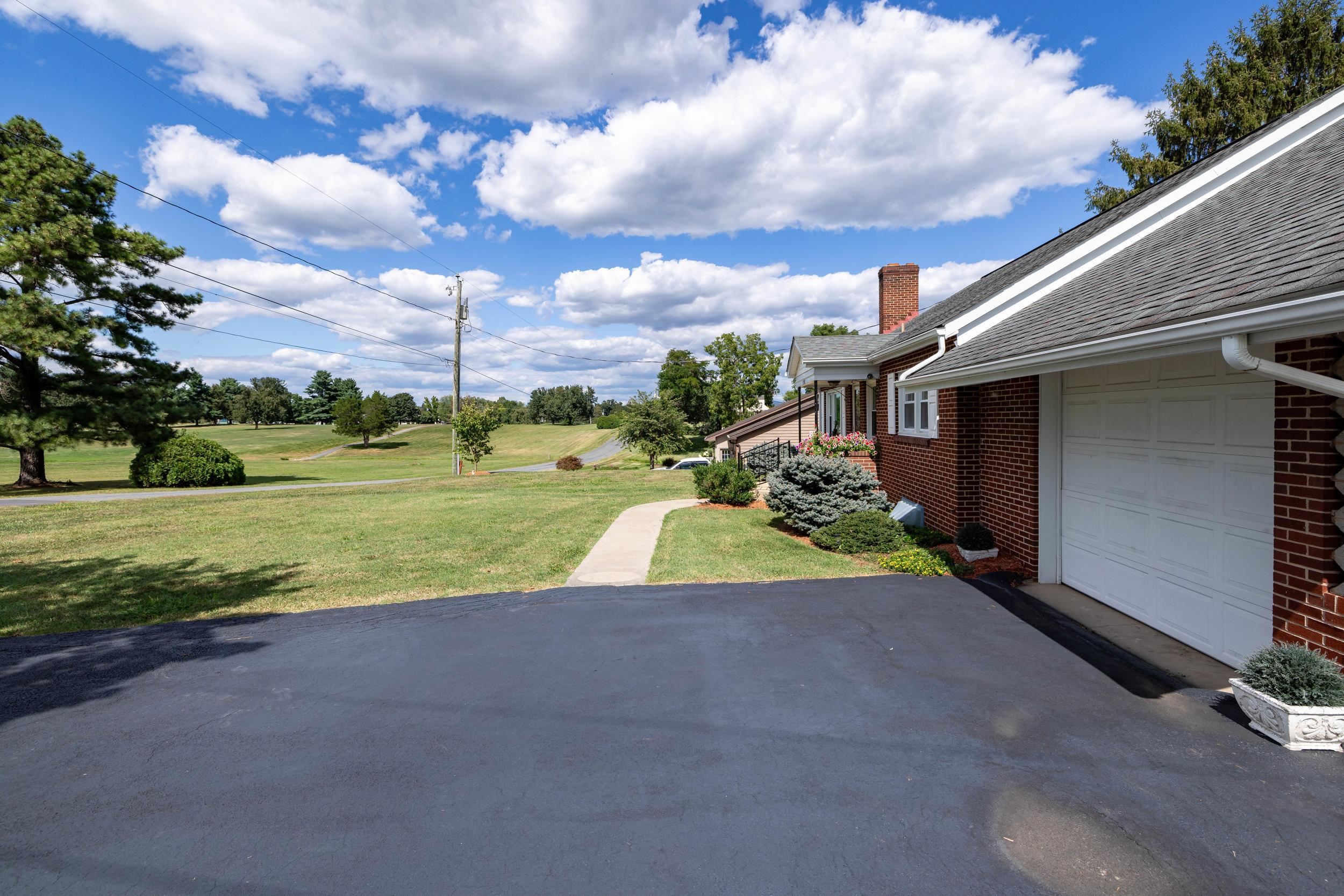 Fairway views run along Fairway Drive!