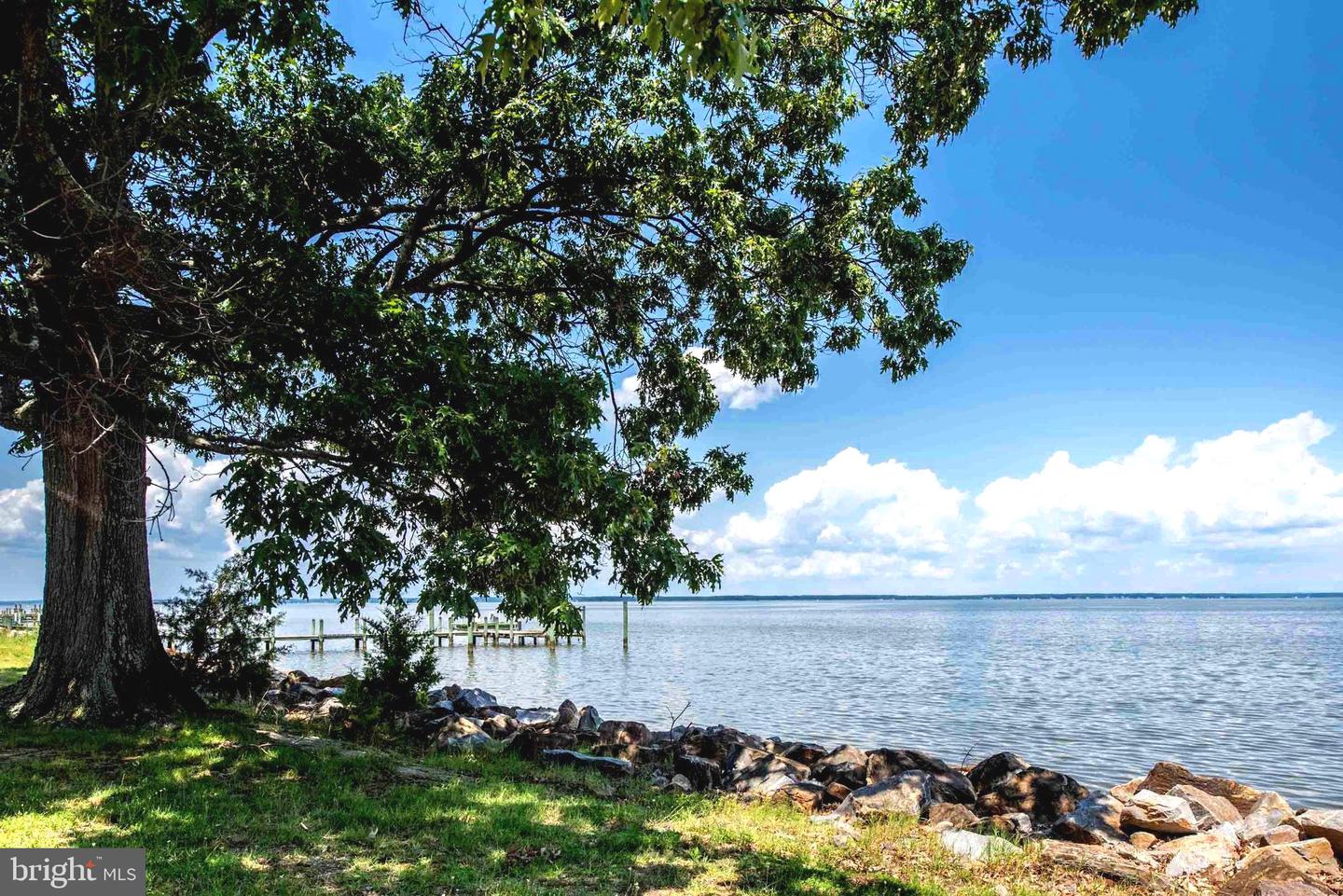 238 12TH ST, COLONIAL BEACH, Virginia 22443, 3 Bedrooms Bedrooms, ,2 BathroomsBathrooms,Residential,For sale,238 12TH ST,VAWE2009052 MLS # VAWE2009052