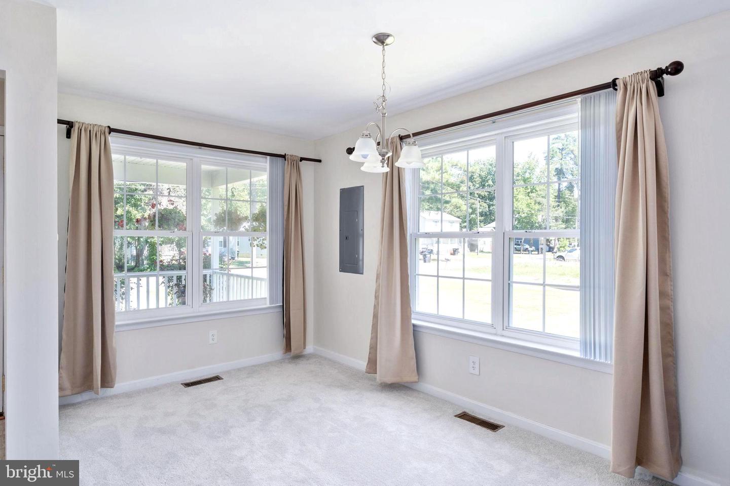 238 12TH ST, COLONIAL BEACH, Virginia 22443, 3 Bedrooms Bedrooms, ,2 BathroomsBathrooms,Residential,For sale,238 12TH ST,VAWE2009052 MLS # VAWE2009052