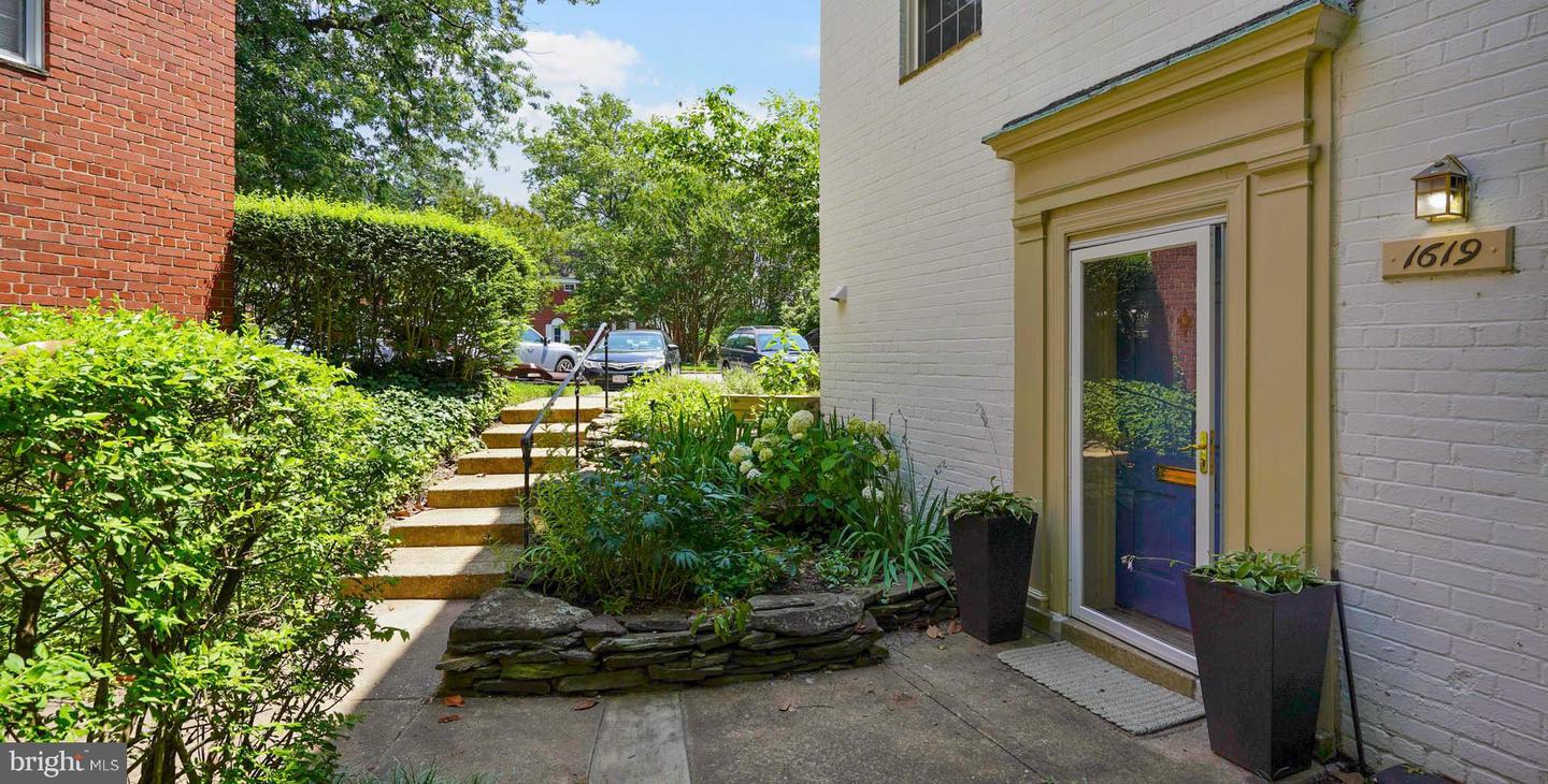 1619 RIPON PL, ALEXANDRIA, Virginia 22302, 2 Bedrooms Bedrooms, ,1 BathroomBathrooms,Residential,For sale,1619 RIPON PL,VAAX2047040 MLS # VAAX2047040