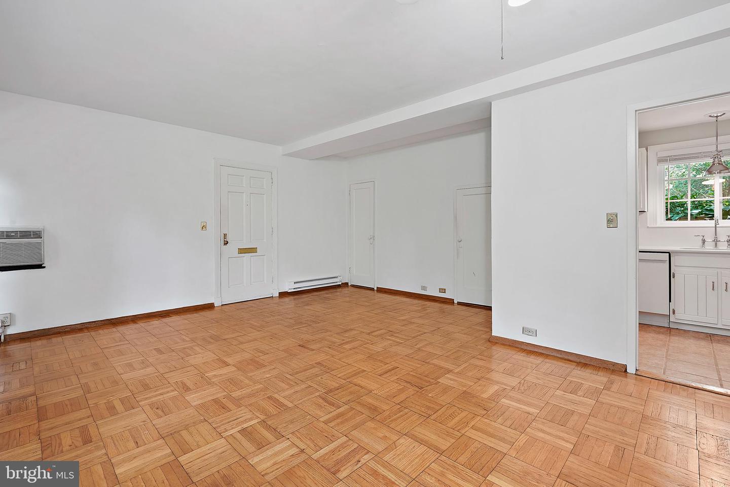 1619 RIPON PL, ALEXANDRIA, Virginia 22302, 2 Bedrooms Bedrooms, ,1 BathroomBathrooms,Residential,For sale,1619 RIPON PL,VAAX2047040 MLS # VAAX2047040