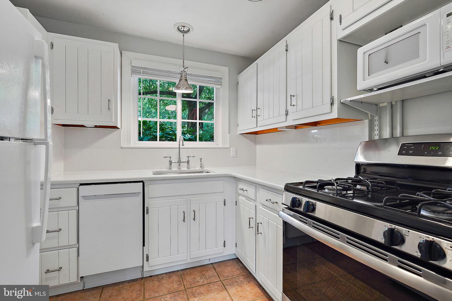 1619 RIPON PL, ALEXANDRIA, Virginia 22302, 2 Bedrooms Bedrooms, ,1 BathroomBathrooms,Residential,For sale,1619 RIPON PL,VAAX2047040 MLS # VAAX2047040