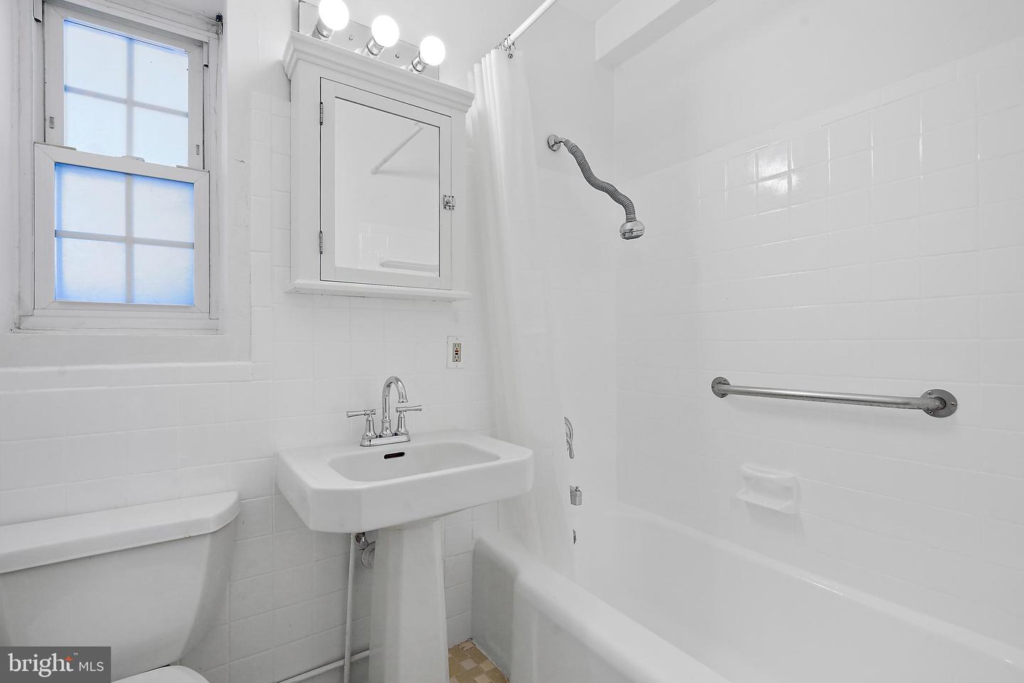 1619 RIPON PL, ALEXANDRIA, Virginia 22302, 2 Bedrooms Bedrooms, ,1 BathroomBathrooms,Residential,For sale,1619 RIPON PL,VAAX2047040 MLS # VAAX2047040